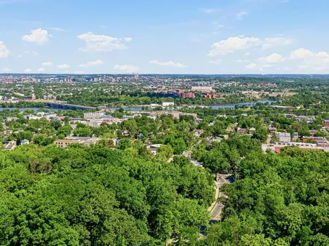 View/Area - 2127 Summit Way SE, Washington, DC 20020 photo 3 of 3