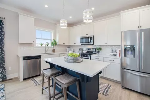 Kitchen - 6225 Comiskey Rd, Stevensville, MI 49127 photo 2 of 4