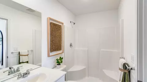 Bath - 16613 Blue Pine St, La Pine, OR 97739 photo 2 of 4