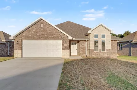 2833 Roe Deer St, Springdale, AR 72762