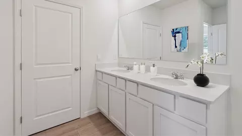 Bath - 2520 Dorset Ct, Ormond Beach, FL 32174 photo 1 of 4