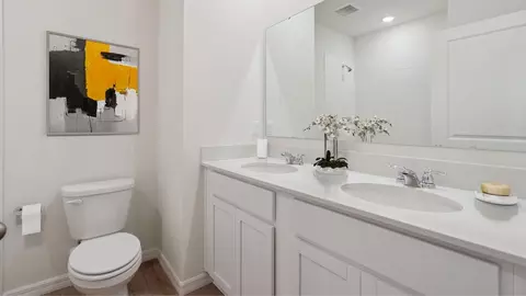 Bath - 2520 Dorset Ct, Ormond Beach, FL 32174 photo 2 of 4