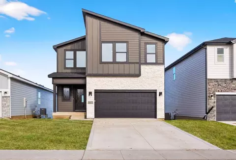 1077 NW Macarthur Ln, Waukee, IA 50263
