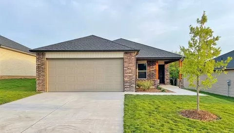 2010 Chandler Meadows Dr, Chandler, OK 74834