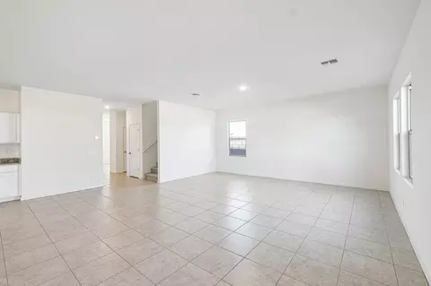 Living - 6423 S 78th Ln, Phoenix, AZ 85043 photo 2 of 2