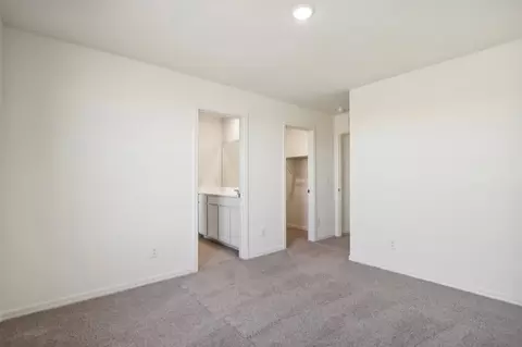 Bedroom - 6423 S 78th Ln, Phoenix, AZ 85043 photo 3 of 7