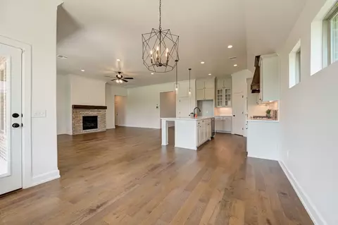 Living - 7201 E Oakland St, Broken Arrow, OK 74014 photo 7 of 8