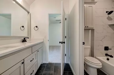 Bath - 7201 E Oakland St, Broken Arrow, OK 74014 photo 9 of 9