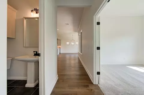 Entry Way - 7201 E Oakland St, Broken Arrow, OK 74014 photo 7 of 9