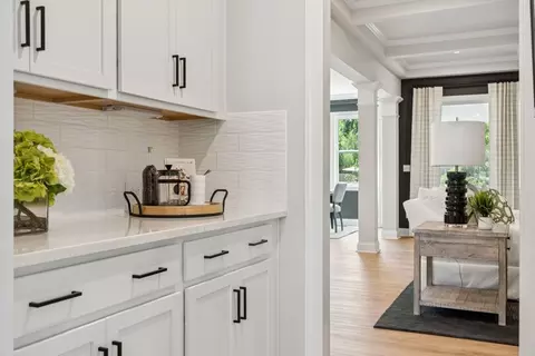Entry Way - 22 Bramall Dr, Greer, SC 29651 photo 2 of 3