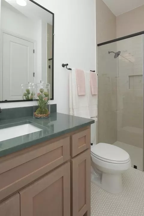 Bath - 334 Silver Sage St, Conroe, TX 77304 photo 2 of 2