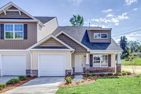 138 Tallwood Dr, Elkin, NC 28621