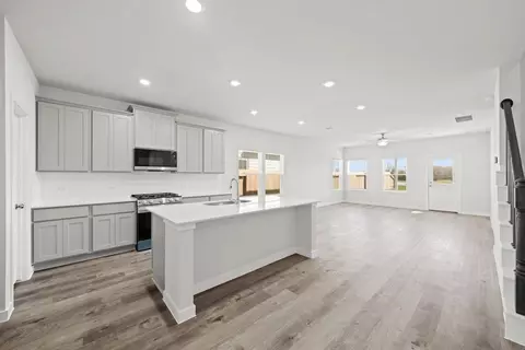 9752 Caney Bend Rd, Conroe, TX 77303 photo 2