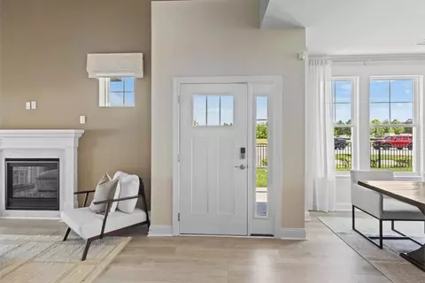 Entry Way - 2212 Edwin Dr, Chesapeake, VA 23322 photo 1 of 3