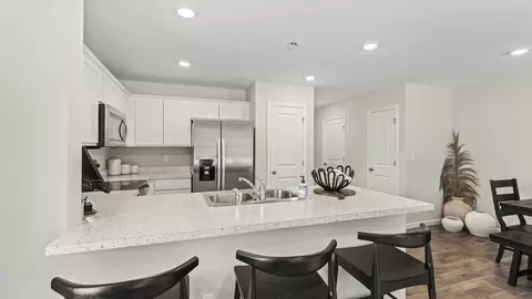 Kitchen - 94 Bancroft Cv, Jackson, TN 38305 photo 4 of 4