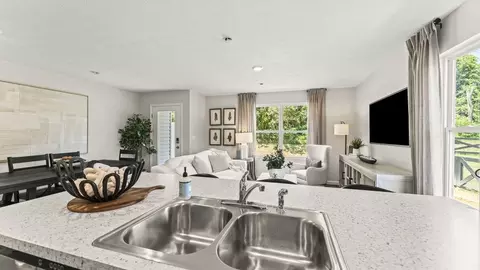 Kitchen - 94 Bancroft Cv, Jackson, TN 38305 photo 2 of 4