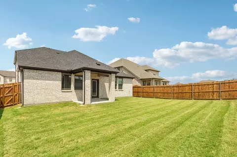Exterior - 804 Rockcloud Dr, Haslet, TX 76052 photo 5 of 9