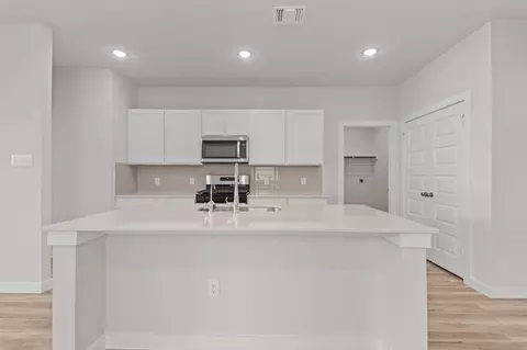 Kitchen - 5503 Franklin Hls, Von Ormy, TX 78073 photo 1 of 10