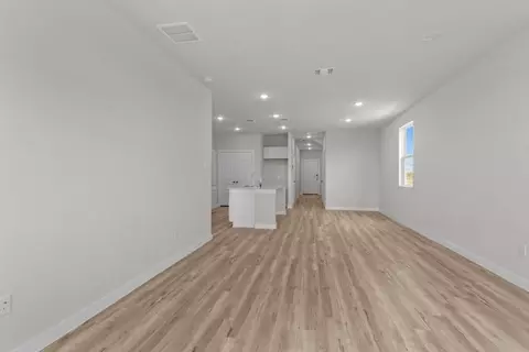 5503 Franklin Hls, Von Ormy, TX 78073