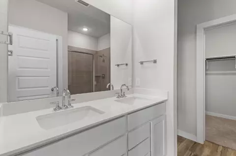 Bath - 5503 Franklin Hls, Von Ormy, TX 78073 photo 1 of 5