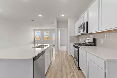 Kitchen - 5503 Franklin Hls, Von Ormy, TX 78073 photo 2 of 10