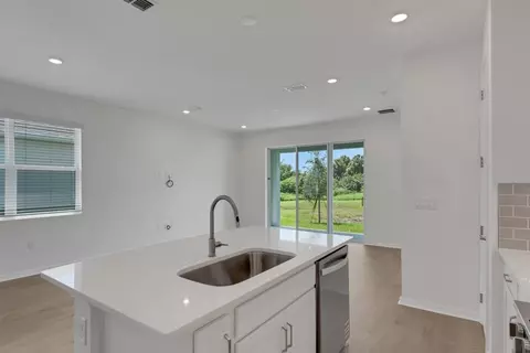 Kitchen - 7567 Sea Oak Ct, Parrish, FL 34219 photo 2 of 8