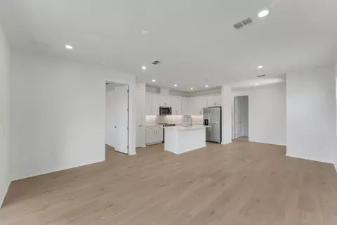 Living - 7567 Sea Oak Ct, Parrish, FL 34219 photo 5 of 7