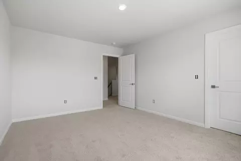 Bedroom - 552 Hydrangea St, Seneca, SC 29678 photo 5 of 7