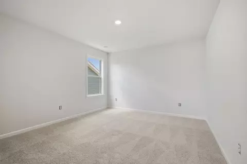 Bedroom - 552 Hydrangea St, Seneca, SC 29678 photo 6 of 7