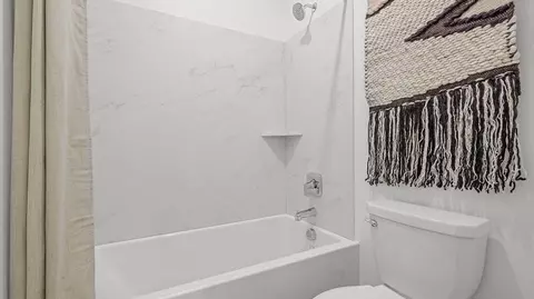 Bath - 10279 Shady Meadow Loop, Lakeside, CA 92040 photo 5 of 6