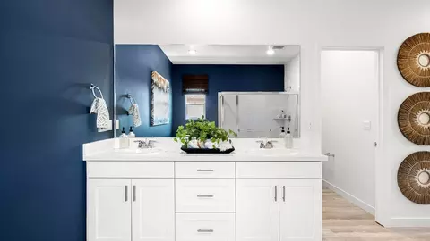 Bath - 2538 Tish Tang Way, Redding, CA 96002 photo 1 of 6