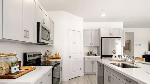 Kitchen - 2538 Tish Tang Way, Redding, CA 96002 photo 3 of 4