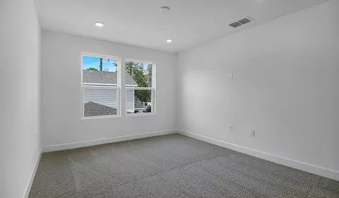Bedroom - 1051 Cloud Ridge Ct, Mount Dora, FL 32757 photo 1 of 4