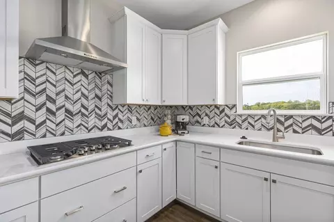 Kitchen - 236 Randlin Dr, O'fallon, MO 63367 photo 2 of 7