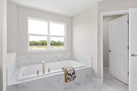 Bath - 236 Randlin Dr, O'fallon, MO 63367 photo 4 of 11