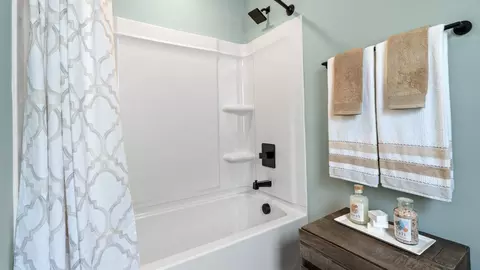 Bath - 710 Rodin Rd, Moore, SC 29369 photo 2 of 3
