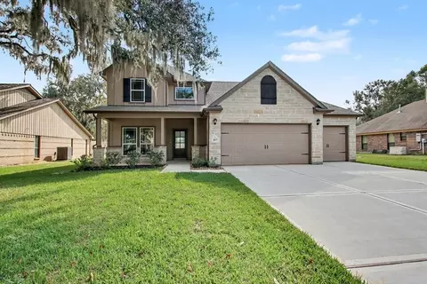 107 Pecan Valley Dr, West Columbia, TX 77486