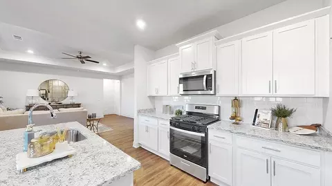 Kitchen - 217 Canvasback Trl, Brandon, MS 39047 photo 2 of 2