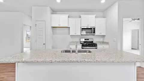 Kitchen - 217 Canvasback Trl, Brandon, MS 39047 photo 3 of 3