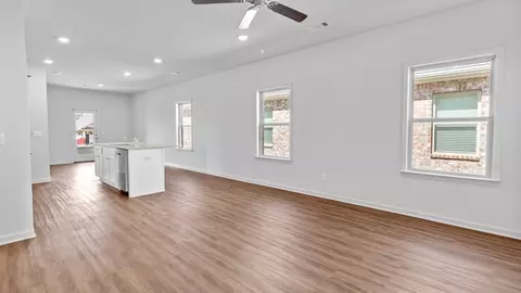Living - 217 Canvasback Trl, Brandon, MS 39047 photo 2 of 2