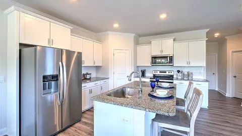 Kitchen - 28 Wheatfield Rd, Fletcher, NC 28732 photo 6 of 7