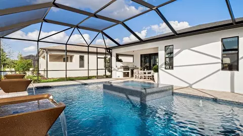 Exterior - 5035 Shade Forest Dr, Parrish, FL 34219 photo 7 of 15