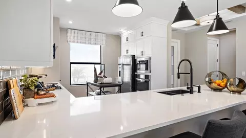 Kitchen - 5035 Shade Forest Dr, Parrish, FL 34219 photo 3 of 8