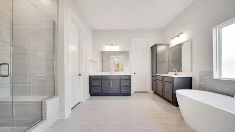 Bath - 7253 Fairlawn Dr, Fairview, TN 37062 photo 1 of 10