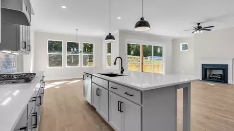 Kitchen - 7253 Fairlawn Dr, Fairview, TN 37062 photo 11 of 17