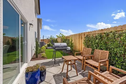Exterior - 484 Anthology St, Turlock, CA 95380 photo 4 of 6