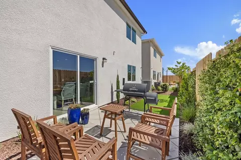 Exterior - 484 Anthology St, Turlock, CA 95380 photo 3 of 6