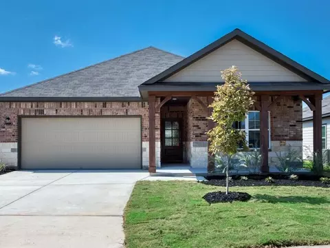 101 Yale St, Seguin, TX 78155