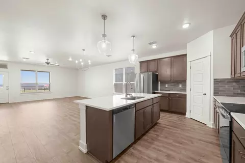 Kitchen - 556 Gus Loop, Georgetown, TX 78626 photo 2 of 3