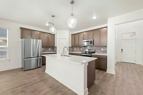 Kitchen - 556 Gus Loop, Georgetown, TX 78626 photo 1 of 3